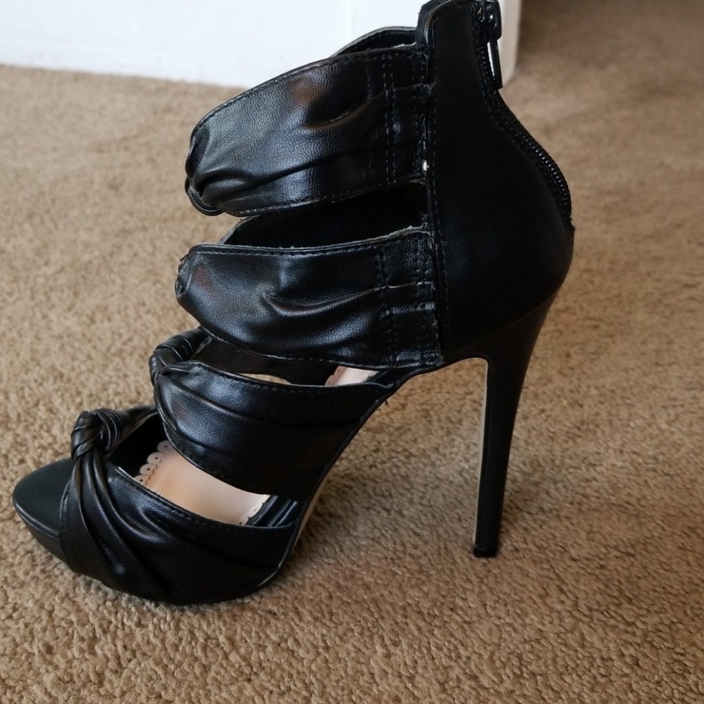 Heels - Picture 2 of 4
